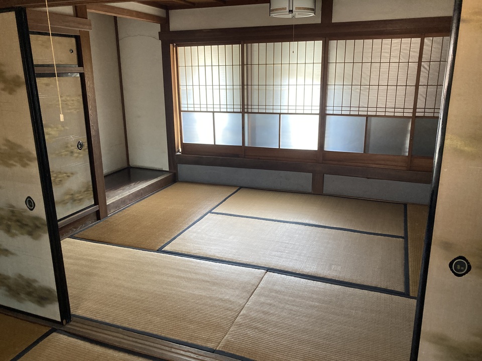 2階和室（奥）